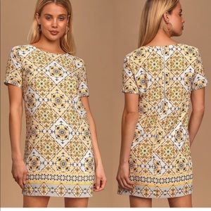 Lulu’s Dandy Lion Yellow Print Shift Dress size S
